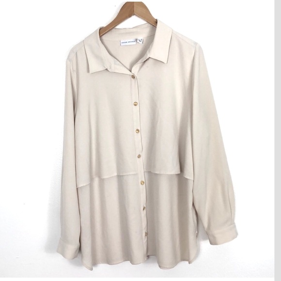 Susan Graver Tops - Susan Graver cream button up blouse size 16